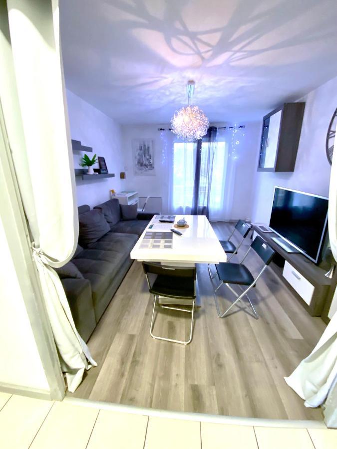 Le Cafe Charmant, Appartement Dans Immeuble Avec Parking Barriere, Balcon 拉尔布莱斯尔 外观 照片